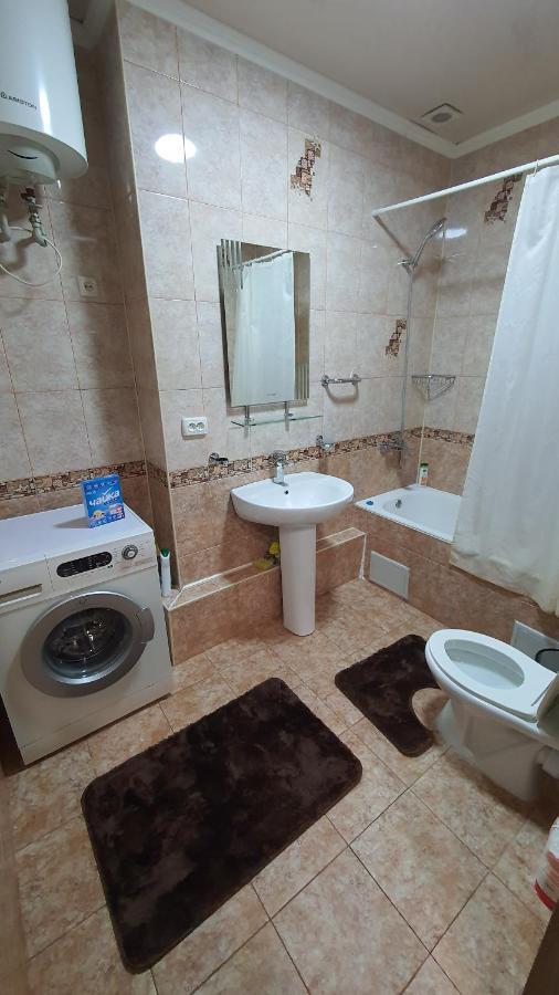 בישקק Orange Apartment With Panoramic View מראה חיצוני תמונה